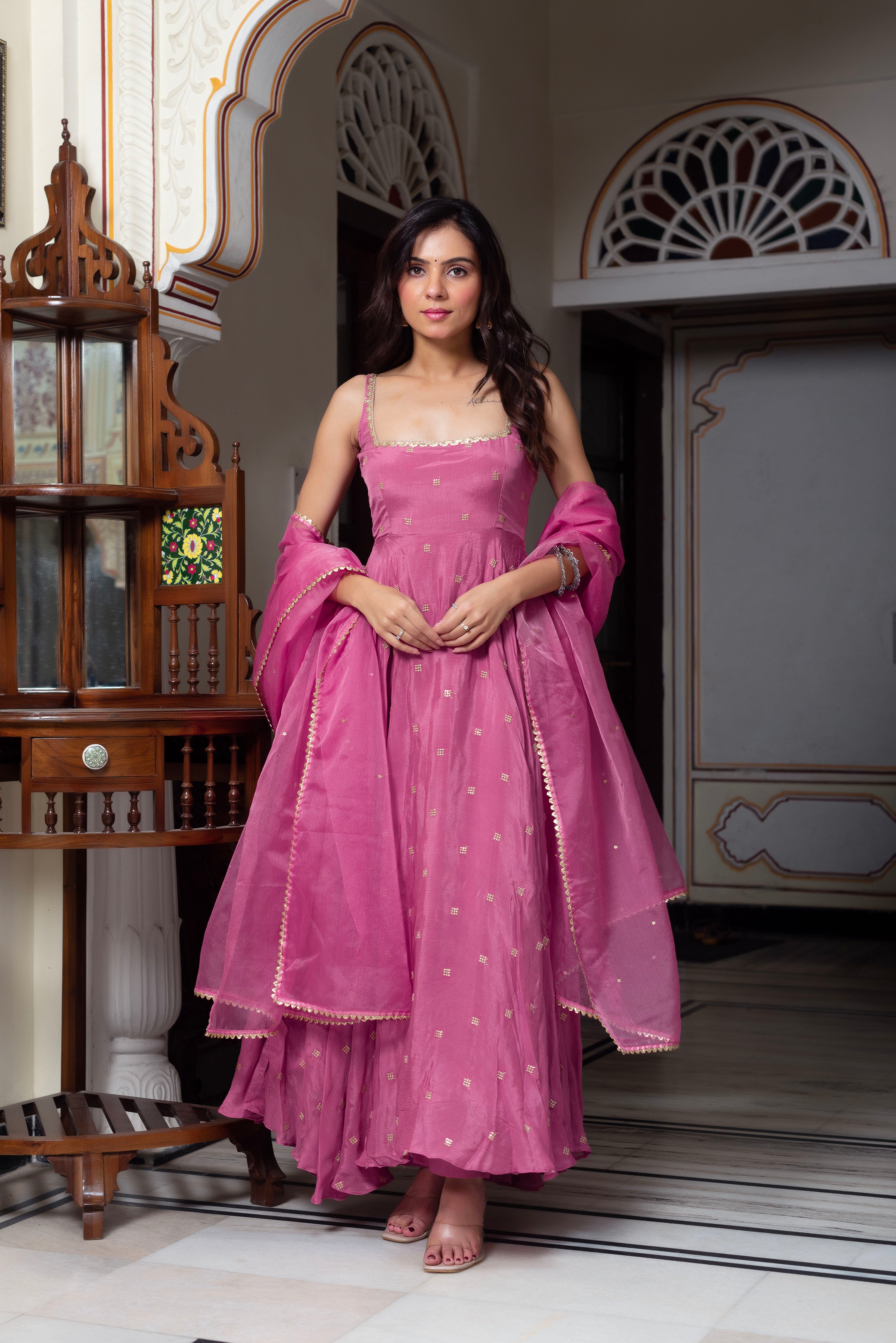Chinon Suit with Organza Dupatta – 3-Piece Side-Zip Set